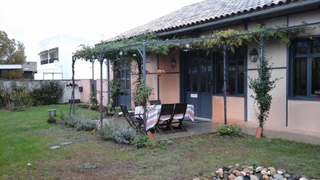 Bed and Breakfast L Atelier Casteljaloux Exterior foto